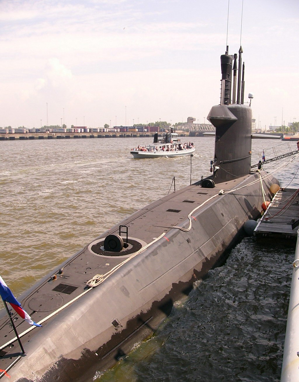 海象级潜舰是荷兰海军目前唯一现役潜舰群,从90年代开始服役,都以海洋