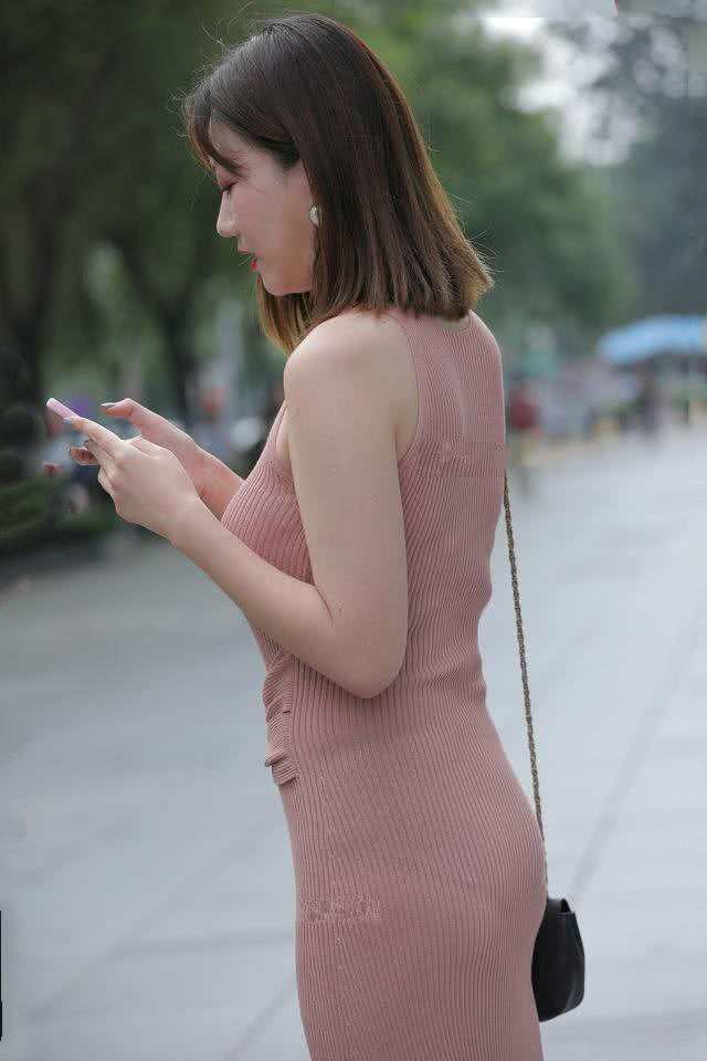 圆润丰满,白皙皮肤,前凸后翘,成熟美少妇,网友:看也看不够