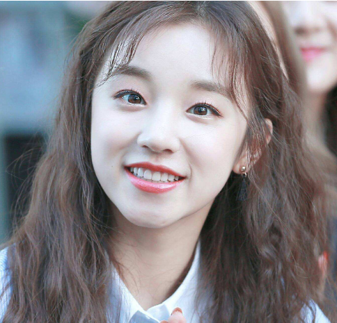 宋雨琦一直是韩系打扮,看她穿上旗袍的那一刻,身材让女人都疯狂