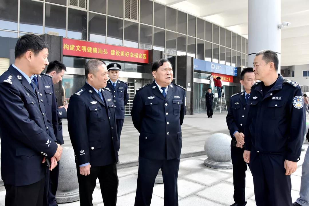曾湘澜带队检查督导公安机关:厦深铁路汕头火车站治安管理工作