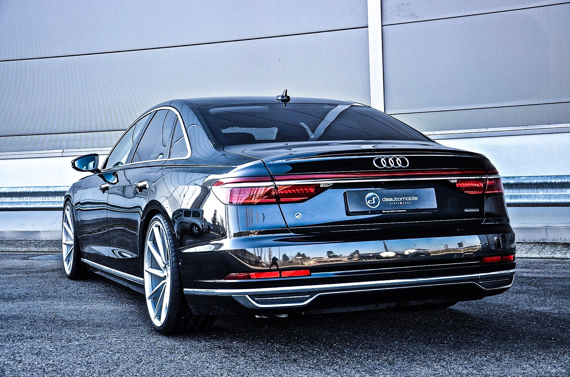 全新奥迪a8有点四门coupe的范儿