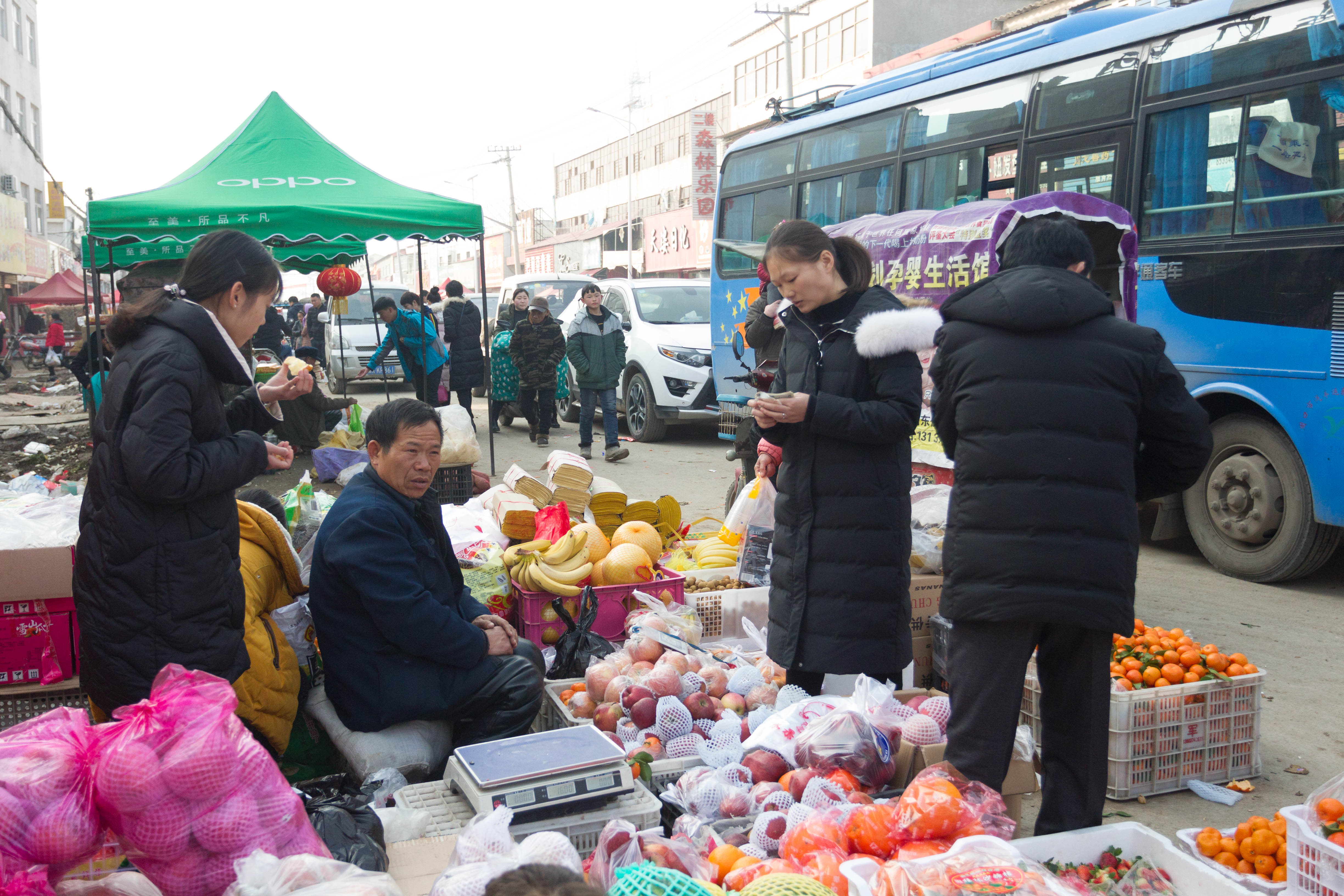 临颍:三家店镇的这些年货摊儿"年味"十足