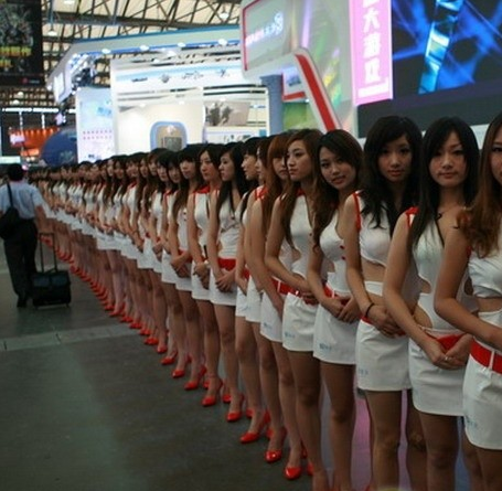 豪华酒店"藏污纳垢",美女"浓妆艳抹"排排站:服务一次1000