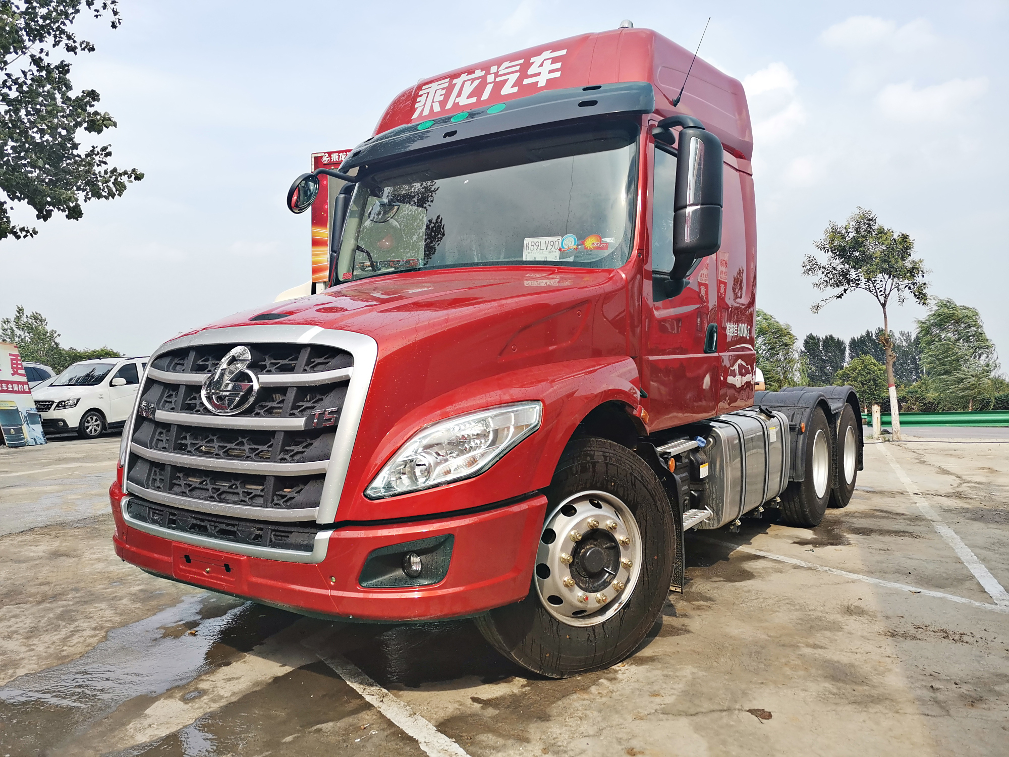 400马力 1400l双油箱,柳汽乘龙t5长头车要赶超美国长头车的节奏