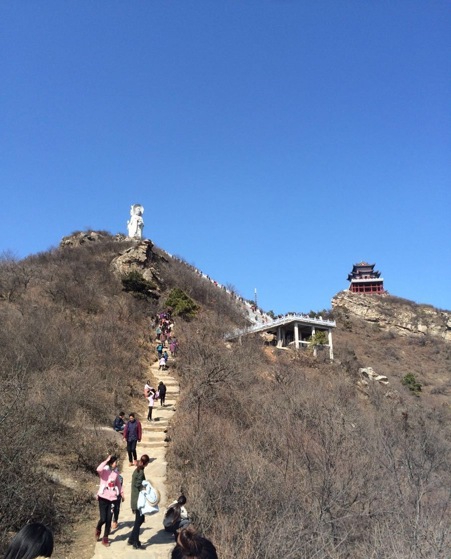 铜山风景区位于河南省驻马店市泌阳县境内,它南依桐柏山,东连确山,北