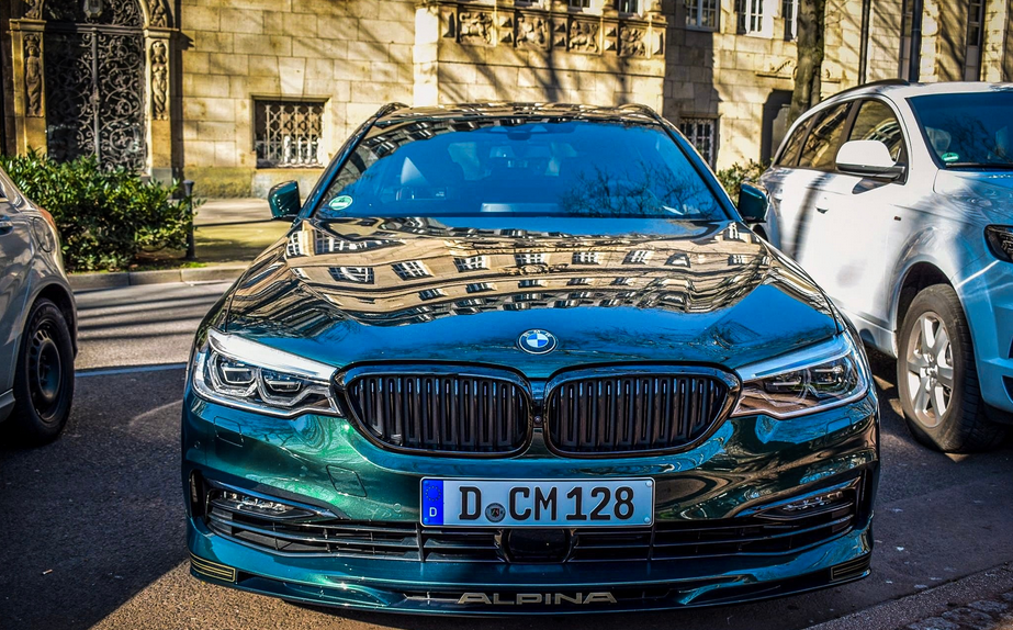 全新阿尔宾娜b5 biturbo touring,百公里加速只需3.5秒