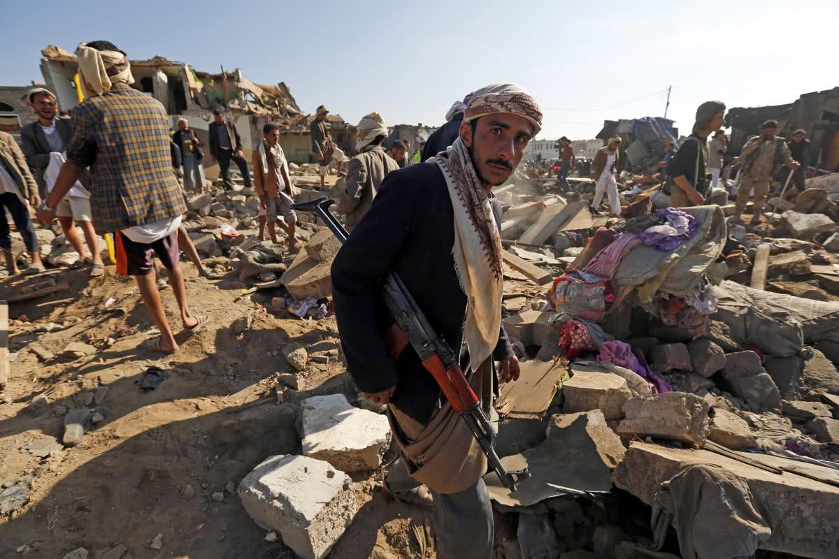 蓬佩奥:美国并不急于在解决也门冲突方面发挥积极作用