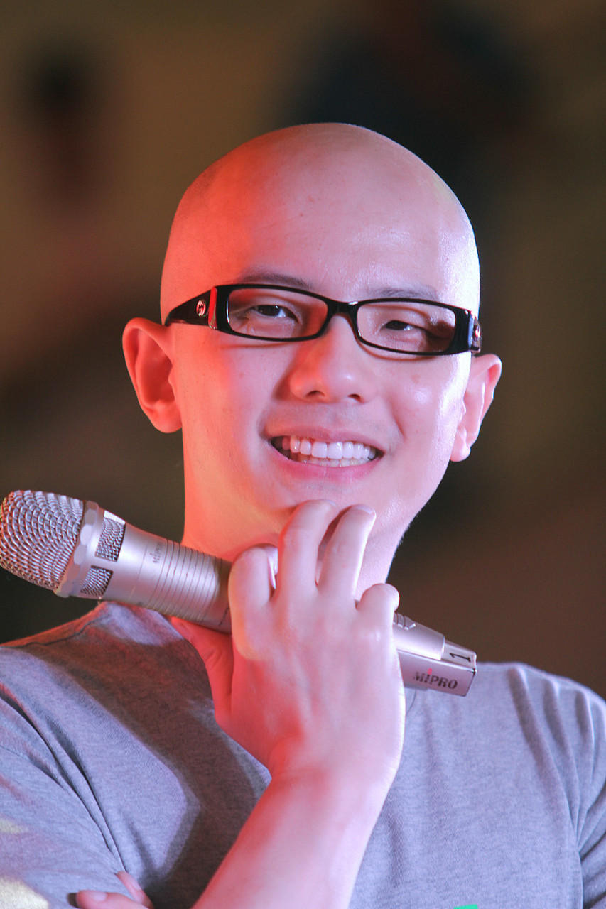 23日晚,百事校园最强音热爱盛典在上海都市频道播出,著名主持人林海