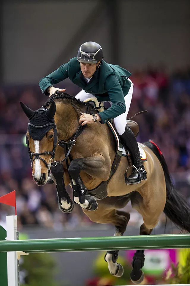 日内瓦国际马术节落幕,老将马尔库斯·额宁再登顶劳力士场地障碍大奖