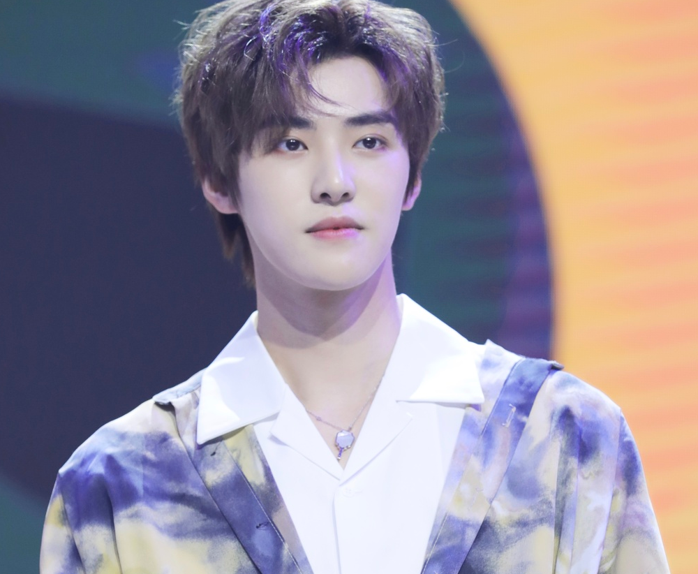 unine编舞站位被吐槽:李汶翰站最后,管栎,嘉羿镶边,乐华好惨