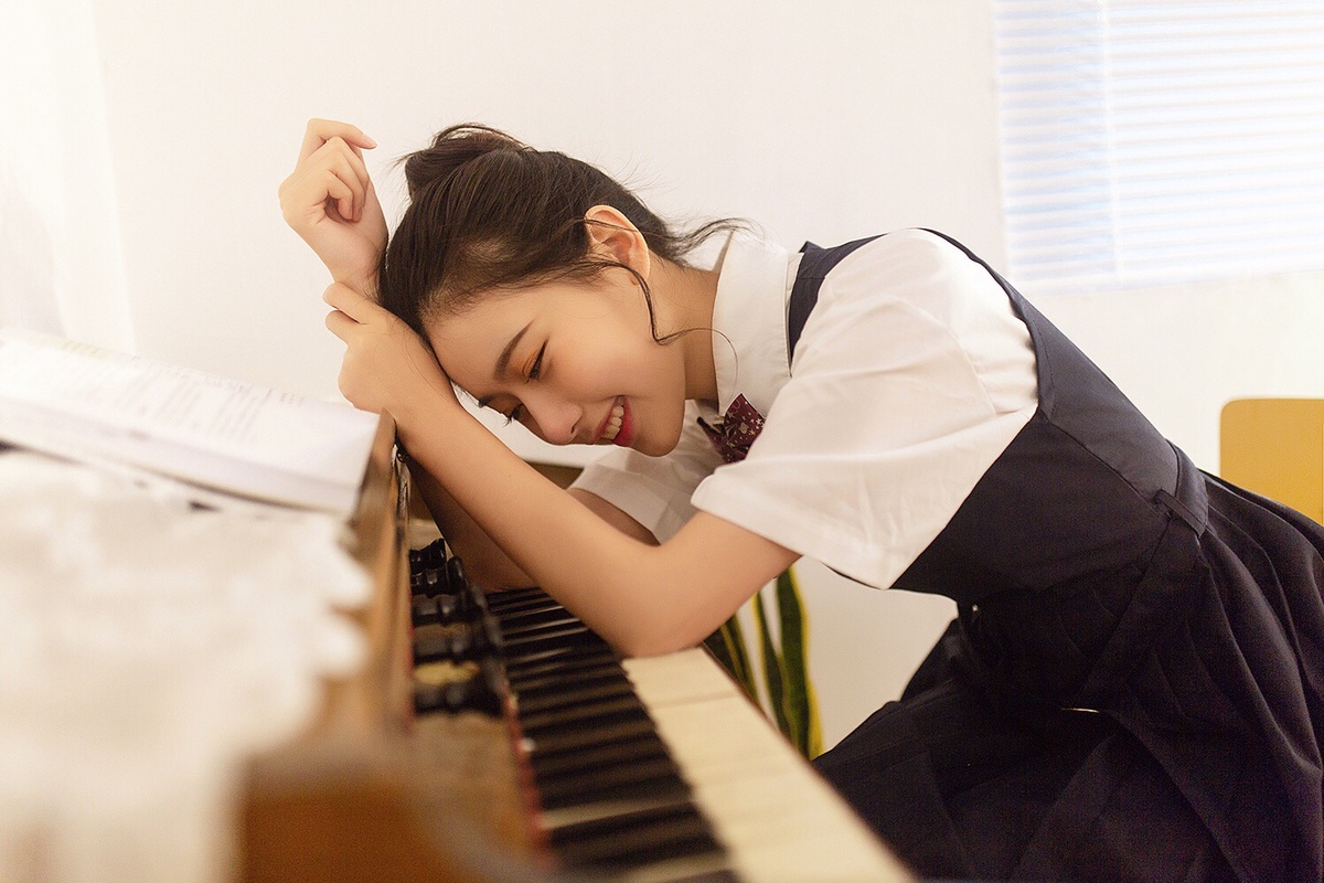 每个学校,都会有漂亮又温柔的女学霸!