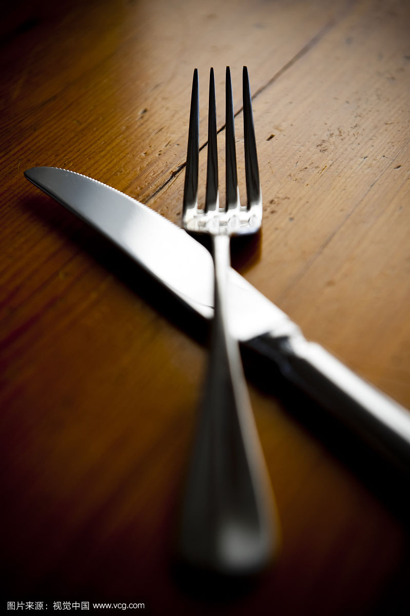 "刀叉"是西方餐具的代表,可你知道么那是我们祖先玩剩下的东西