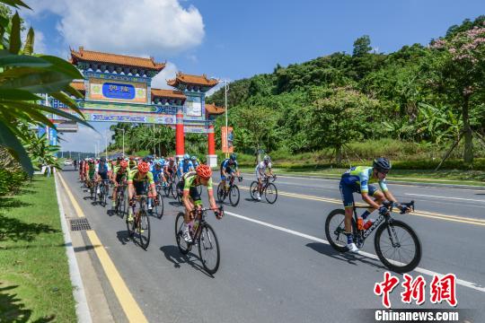 环海南岛国际公路自行车赛第四赛段:牛益逵问鼎敢斗