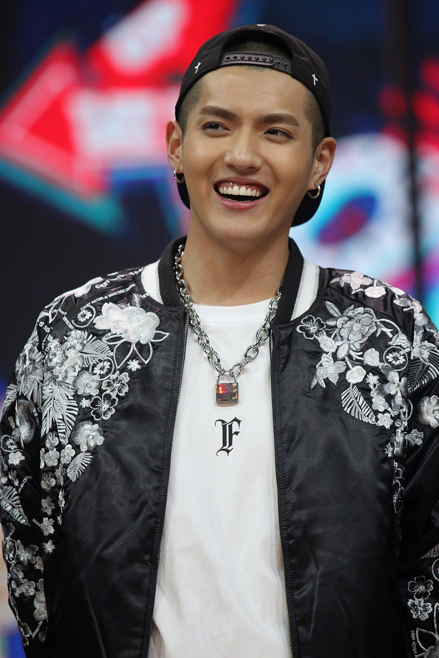 吴亦凡获刑13年,堪称内娱的耻辱,继而有人大声疾呼,贵圈何以乱到如此