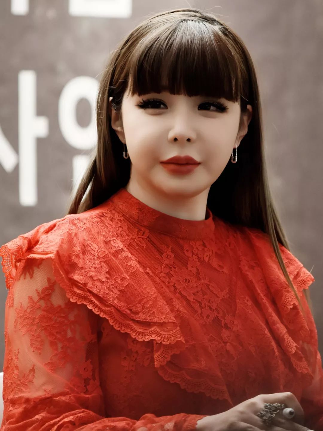 经历"禁药门",整容上瘾,被雪藏,2ne1朴春复出能续写神话吗?