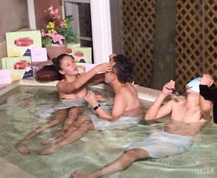 张蓝心上日本综艺"大尺度",与两男一起浴室泡澡,胆子真大!