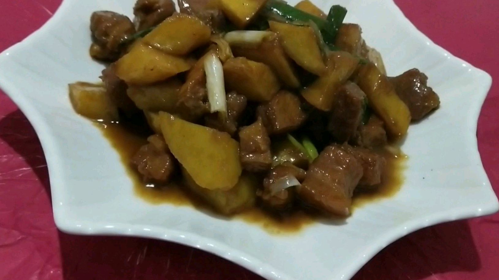 土豆红烧肉,好吃不油腻