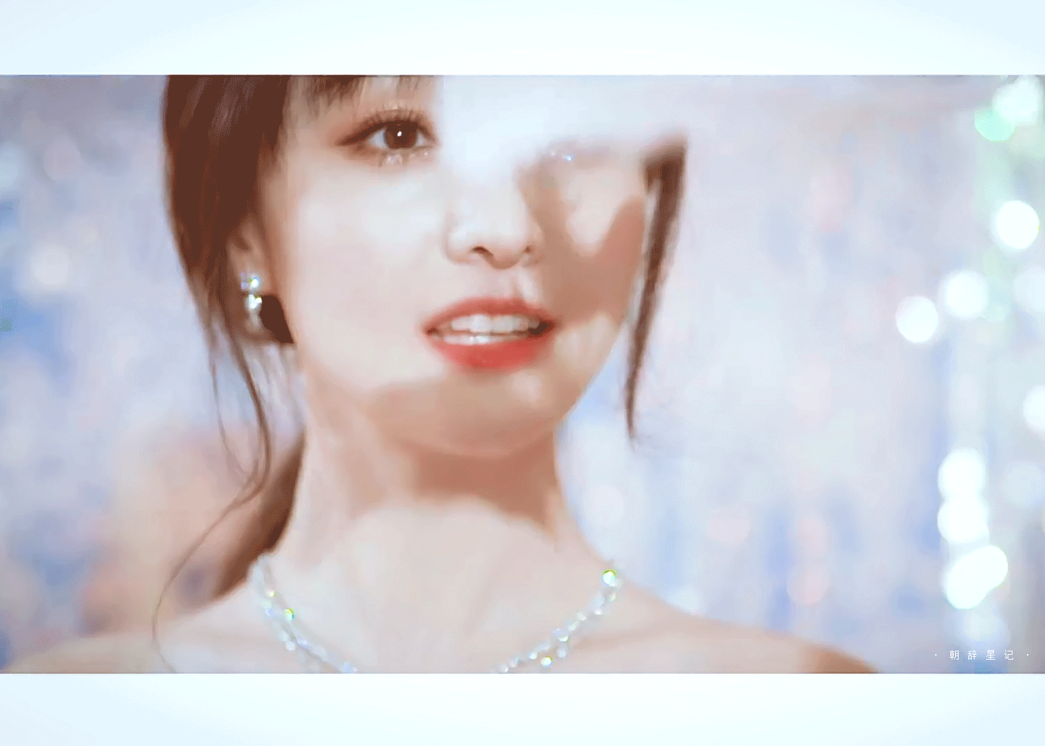 希望郑爽这个女孩会遇到一个真心爱她保护她的成熟男人,她不需要不