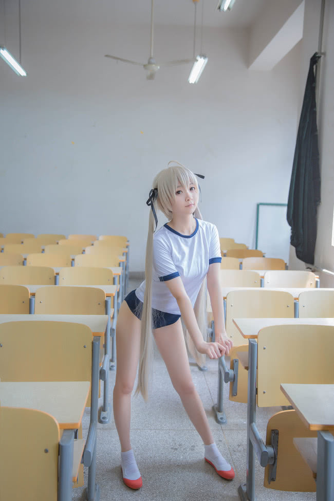 长发美女性感美女英莉莉,校园清纯写真,紫色性感美女,妩媚动人