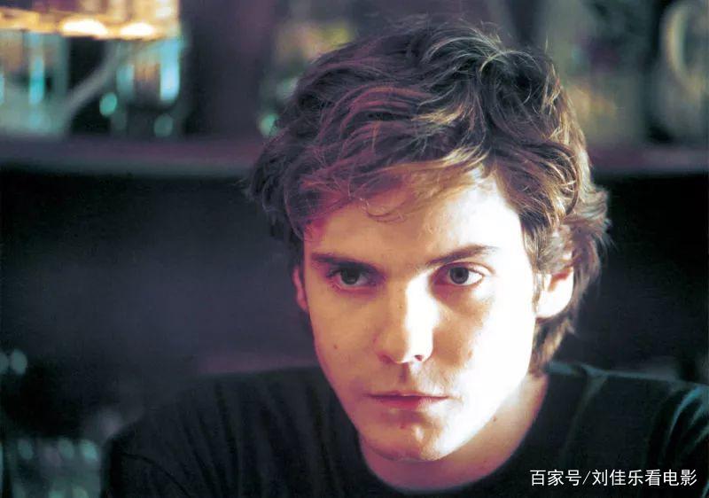 《再见,列宁》:生活在东德的克里斯蒂娜一家四口的温情故事 《再见,列宁》:生活在东德的克里斯蒂娜一家四口的温情故事