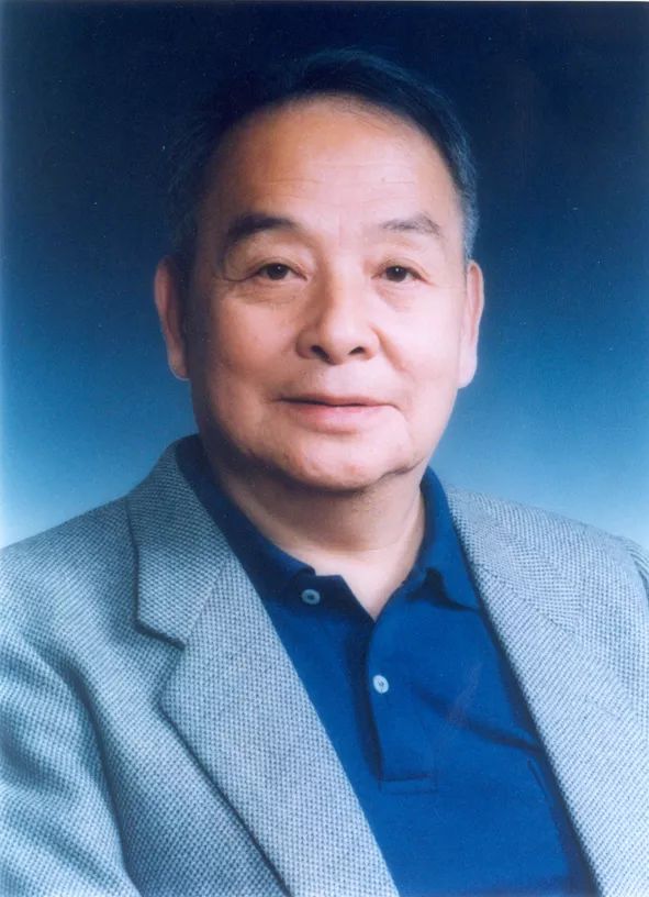 刘筠,中国工程院院士 鱼类繁殖和育种专家 培育出了优质的三倍体鲫鱼