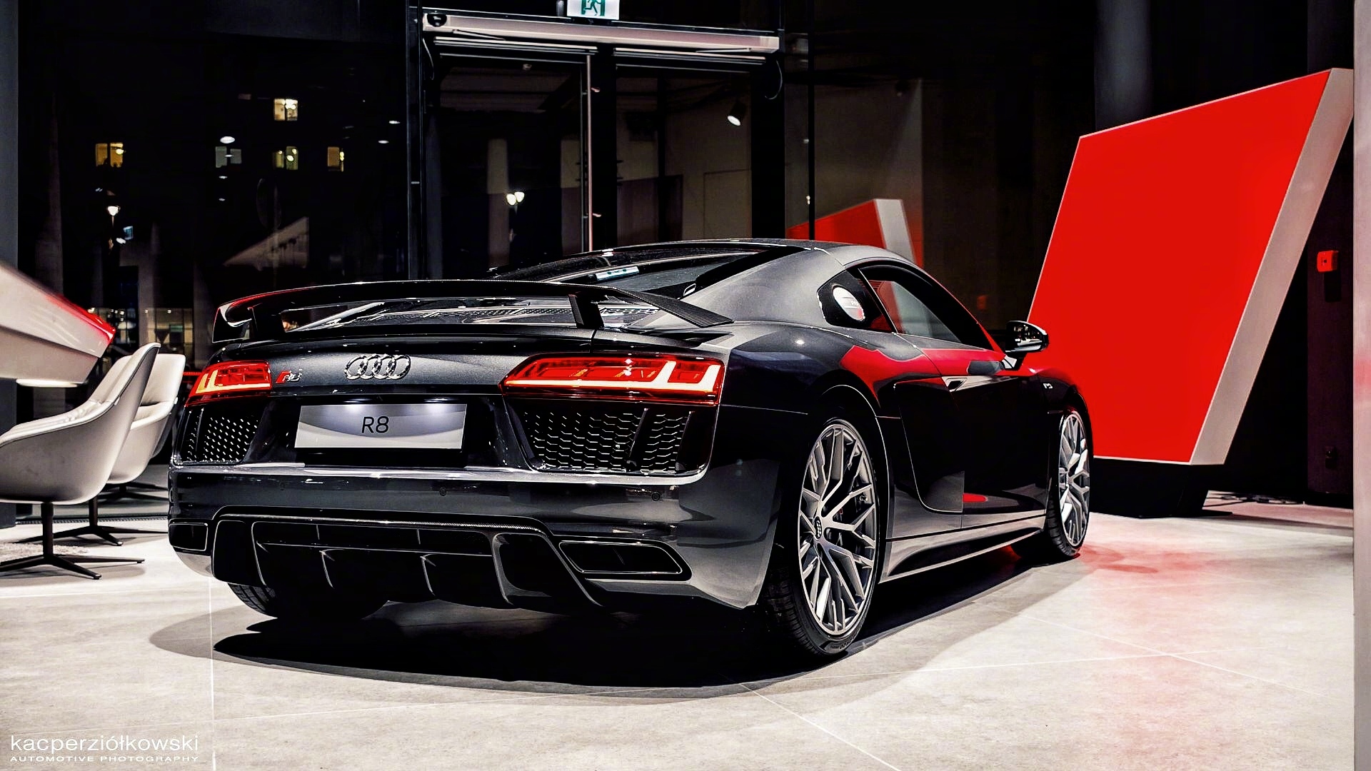 黑化后的奥迪r8真帅