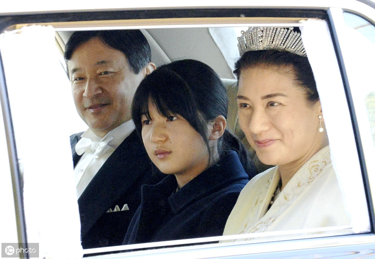 日本皇太子德仁,太子妃雅子和女儿公主爱子(图片来自 ic photo)