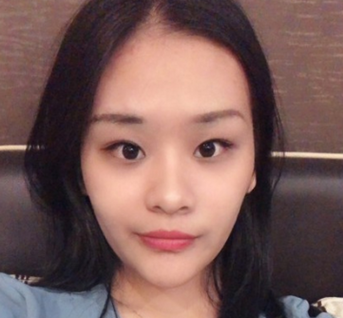 面相整体上下停窄,中停宽的为申字脸,颧骨较为突出,这种人利己心较重