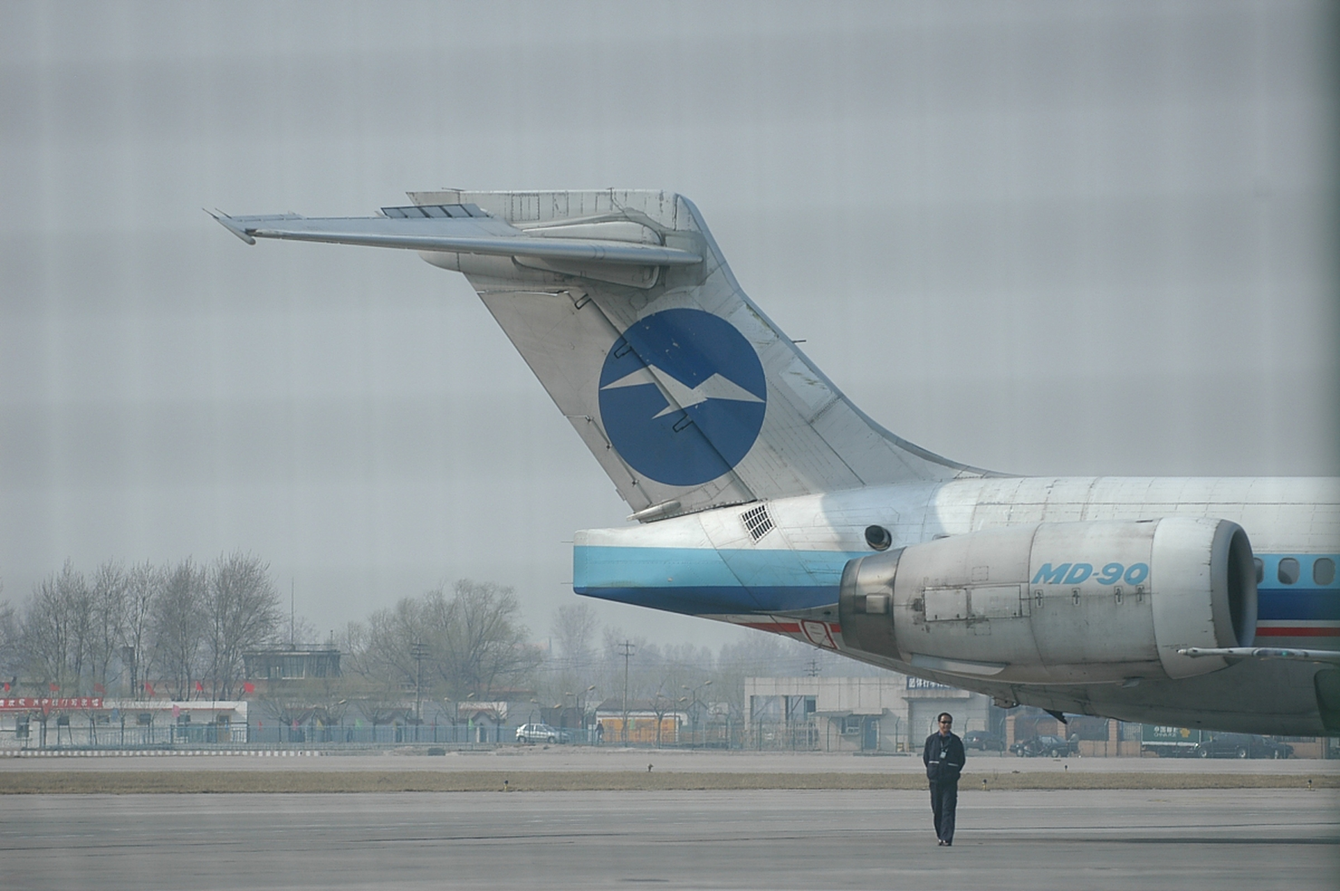 伊尔76运输机,曾是解放军空军最大的运输机,数量还不是很多,需要看