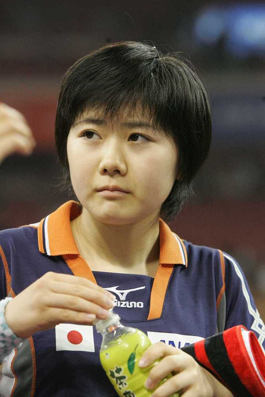 石川佳纯退役了,福原爱早就退役了,小日子还会有汉语说的那么好,那么