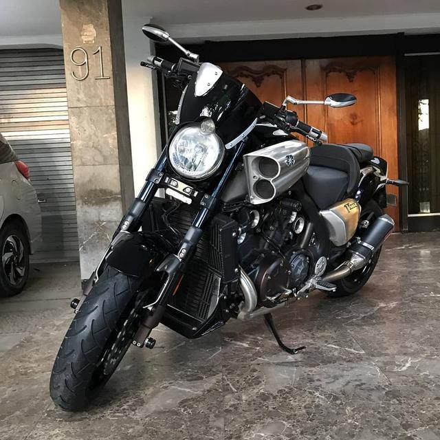 重型机车鉴赏:雅马哈v-max摩托车美图,恶灵骑士的灵魂战车!