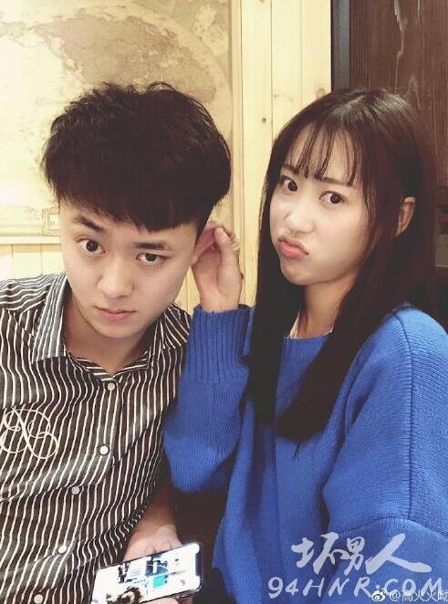 抖音高火火结婚现场照曝光,老婆也是网红,婚后恩爱狗粮撒不停!