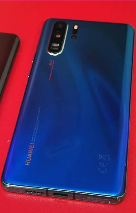 不久前华为在官方推特曝光了华为p30 lite的宣传视频,这里吐槽下,华为