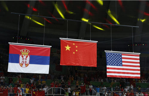 相信每一个中国人在国际比赛之中,看到自己国家的国旗随着国歌冉冉