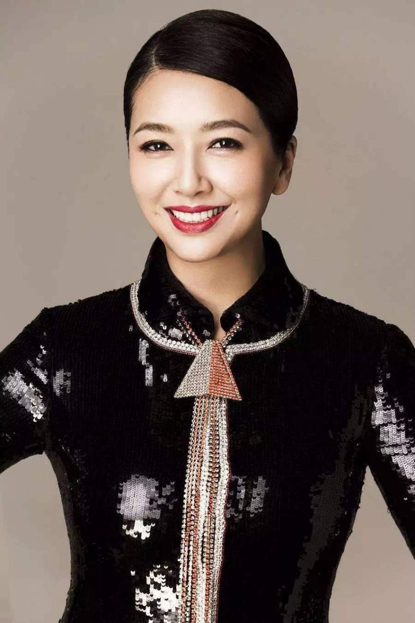 江珊当年以歌手身份出道,还拿过"全国十大致爱歌手",不过她并没有不断