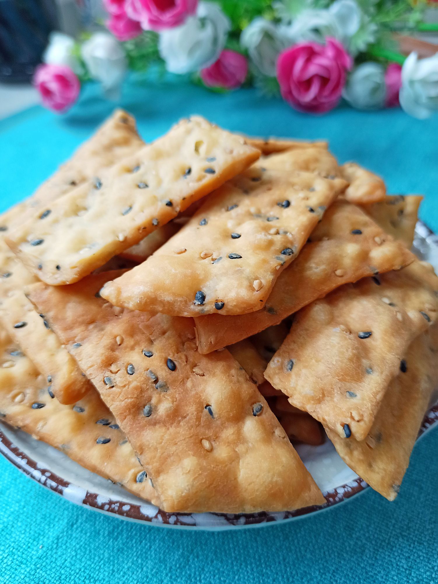 这才是河南炸麻叶的传统做法,酥脆可口,不用加一滴水,越嚼越香