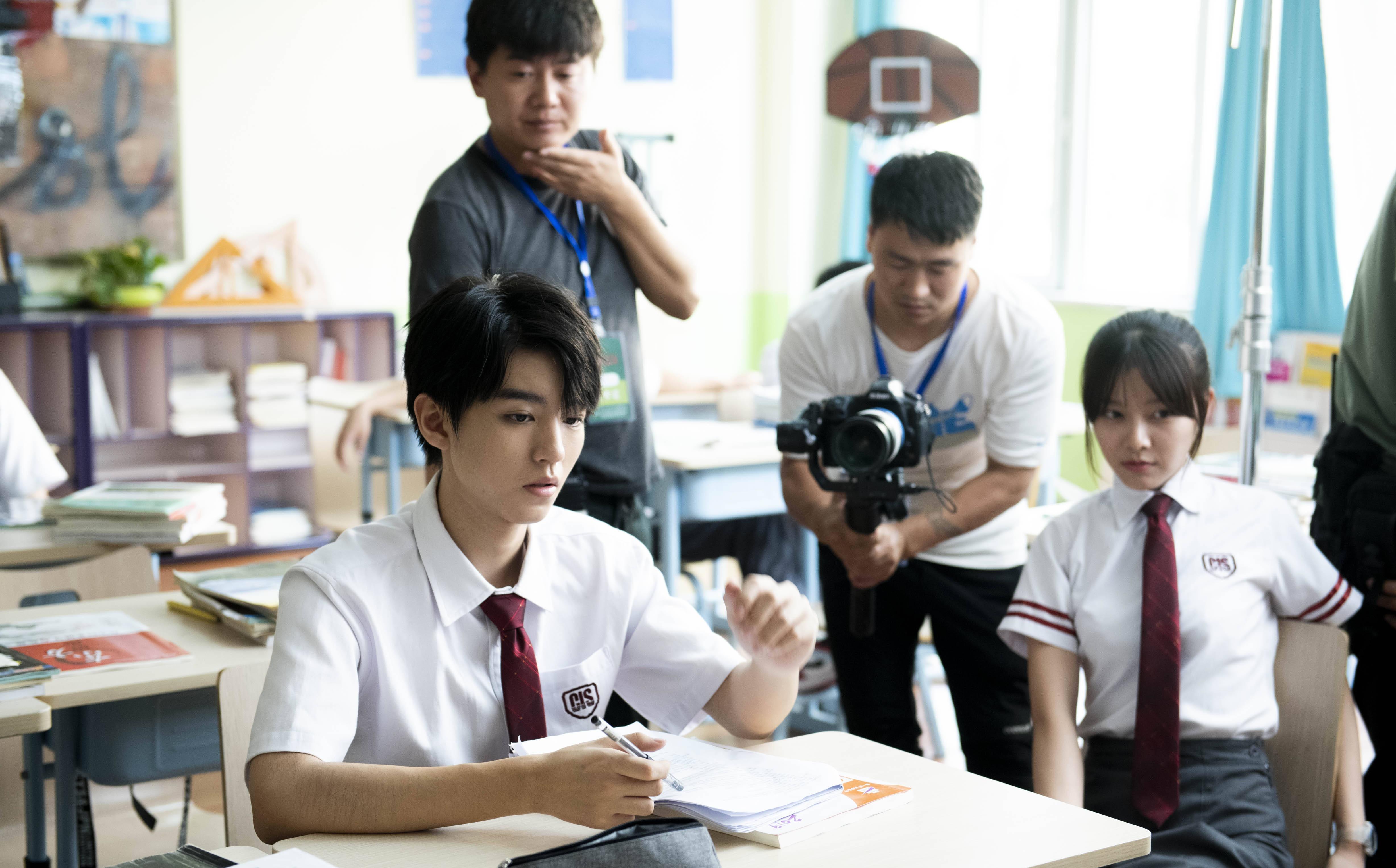 期待!王俊凯《我是班主任》花絮曝光,帅气学长即将上线