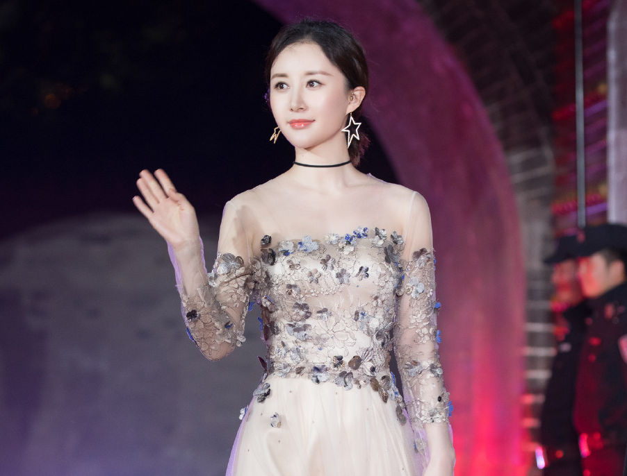 舒畅:就和当初刚认识她一样,美丽自信充满诱惑