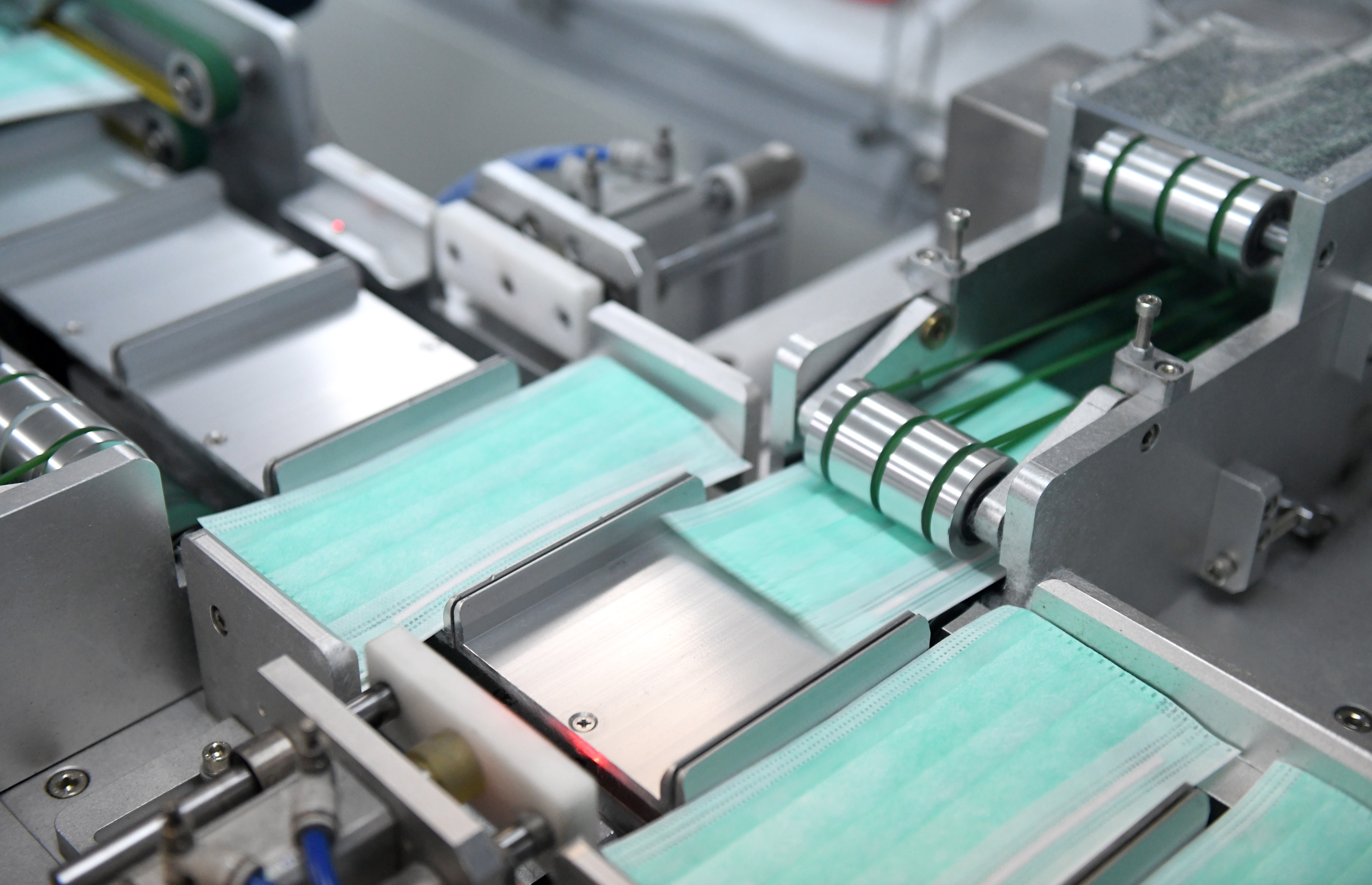 探访口罩生产线(3)