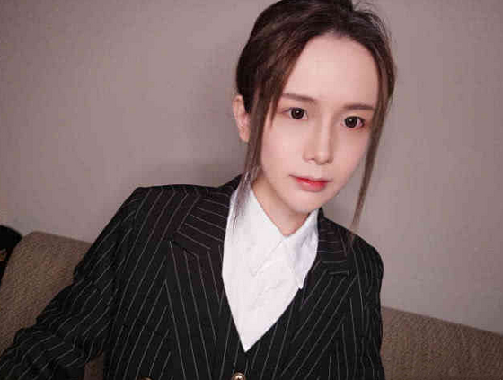 小学生化身"女装大佬",比艾比还美,男粉:考虑考虑我吧!