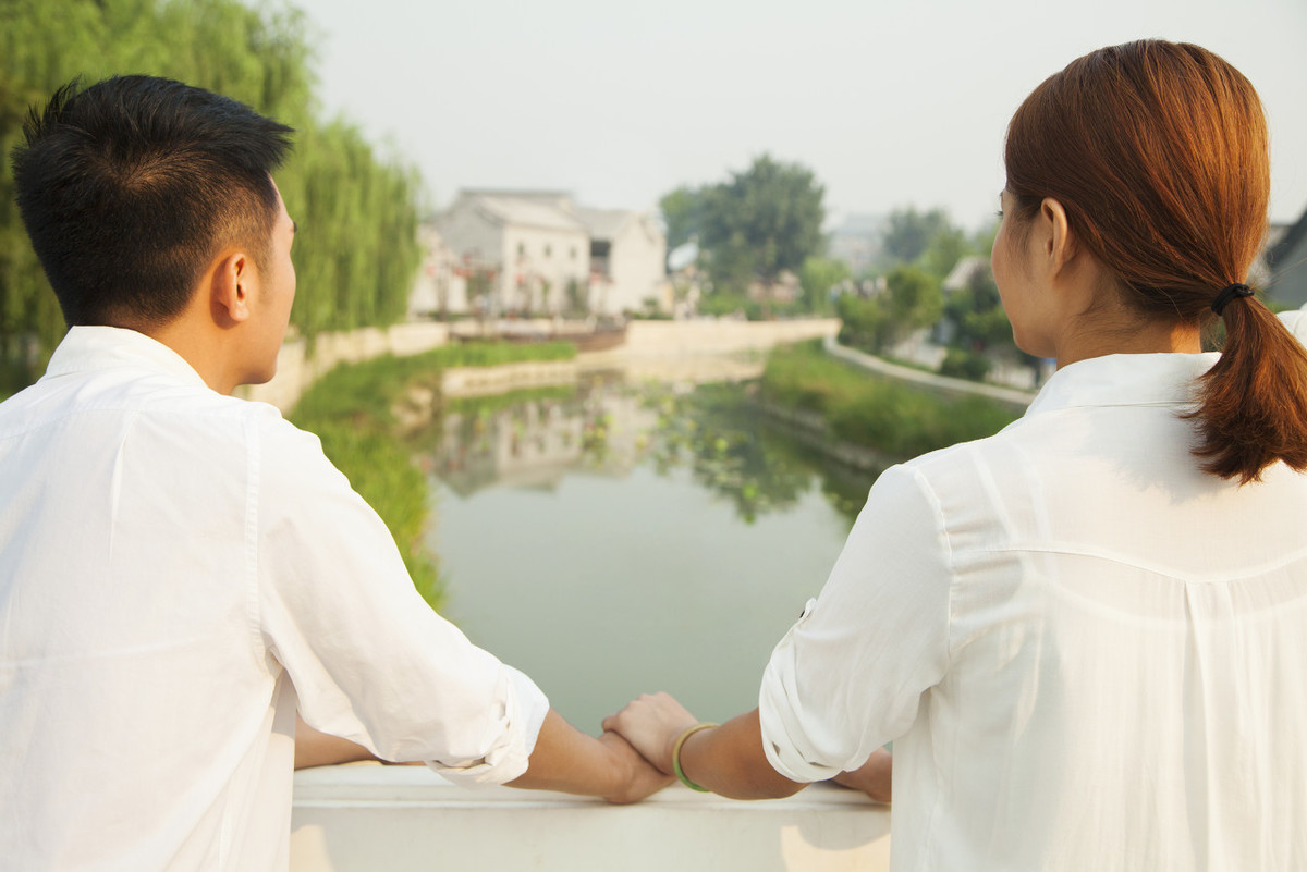 "你典型的穷矮矬,凭什么娶我闺女?"男子霸气回应:就凭这3点