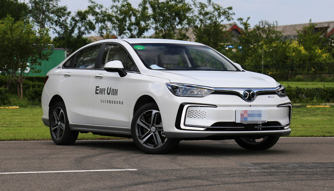 北汽新能源eu,非常简洁大方的设计,气场非常足很大气