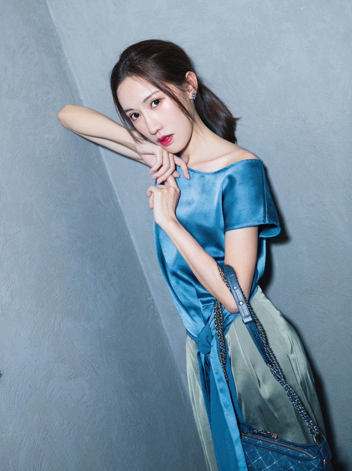 人像摄影:明眸皓齿,眉似新月的女子