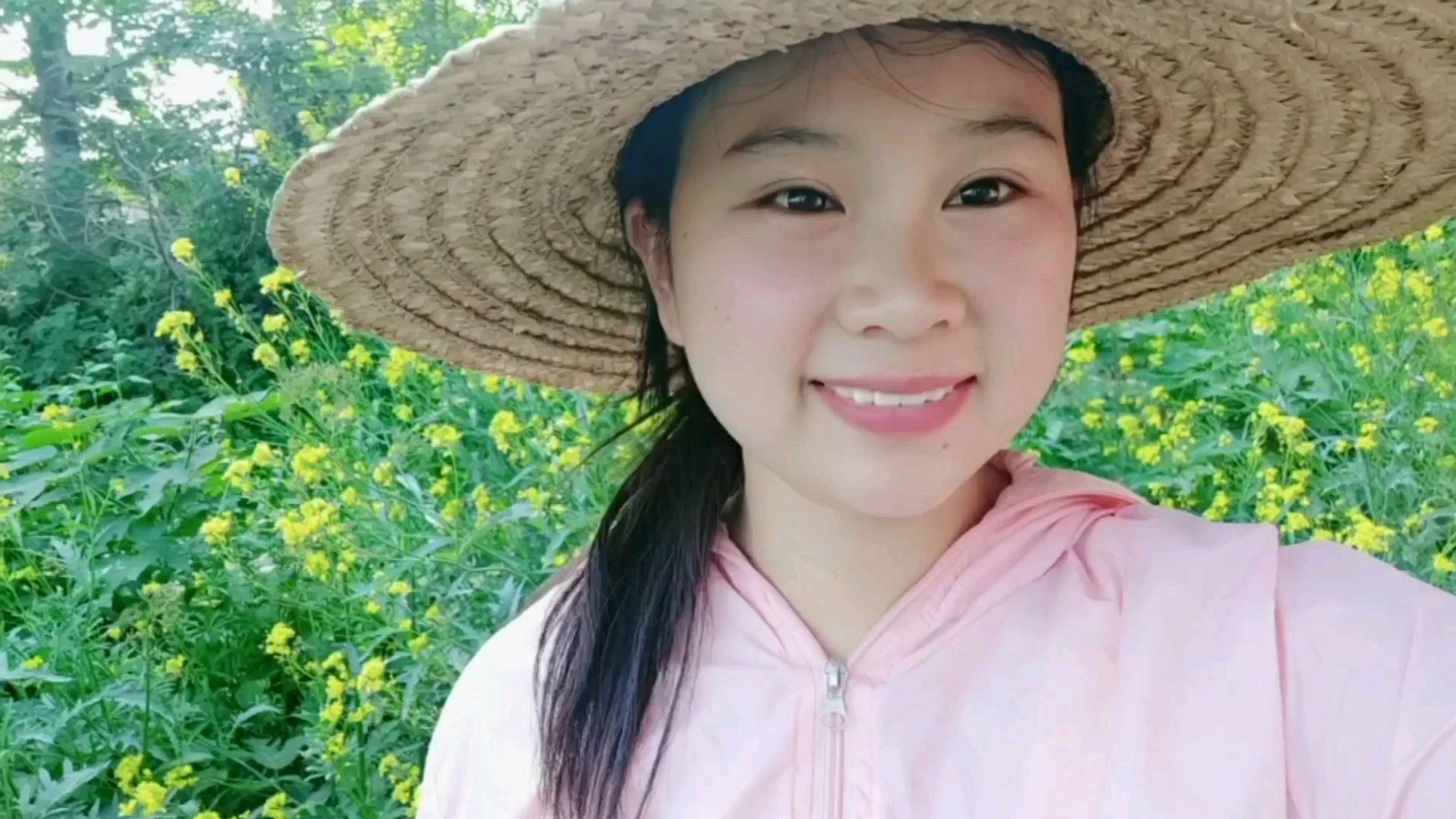 农家地锅 炖鱼贴饼子 太香了,青妹和妈妈吃到停不下来
