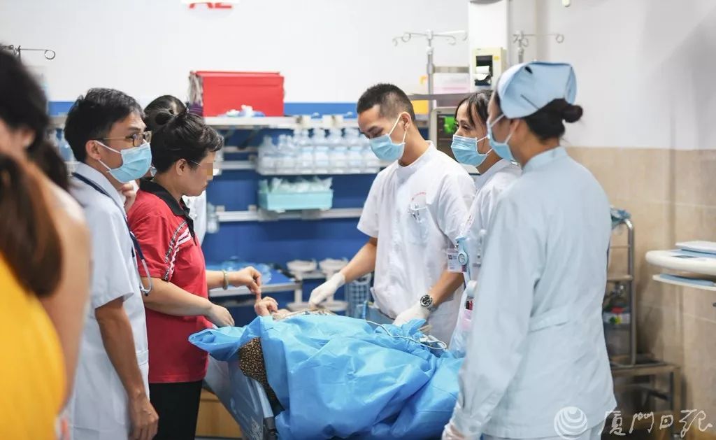 厦门中山医院《急诊24小时》来了!今天,请向这群人致敬!