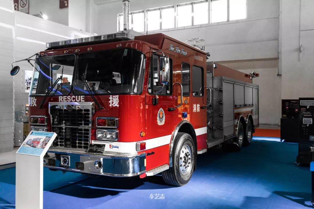 大力霸王龙压缩空气泡沫消防车,纯正美式风味.