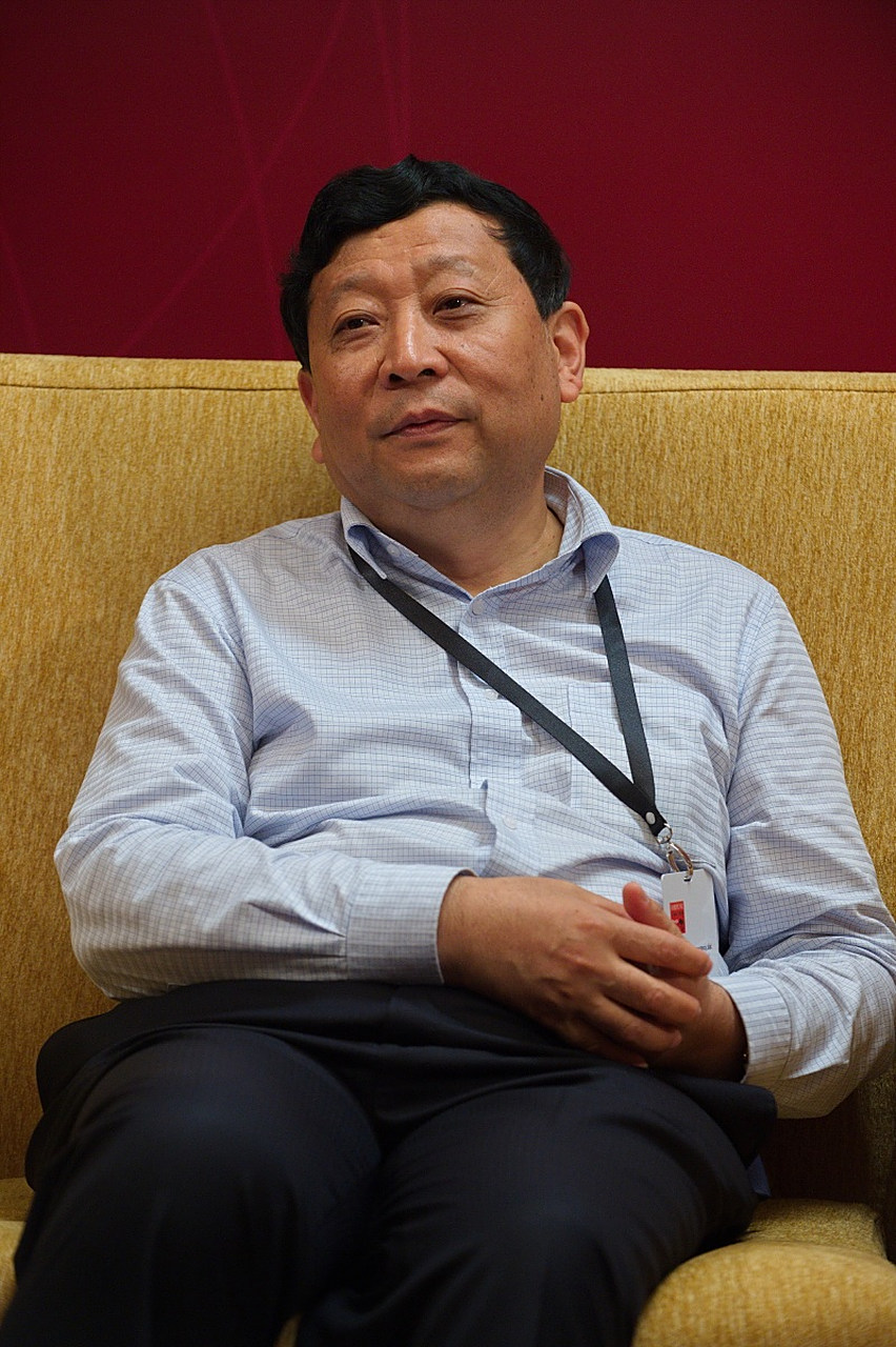 张英才是一位资深演员,曾与谢贤,胡枫,吕奇齐等名人合作.