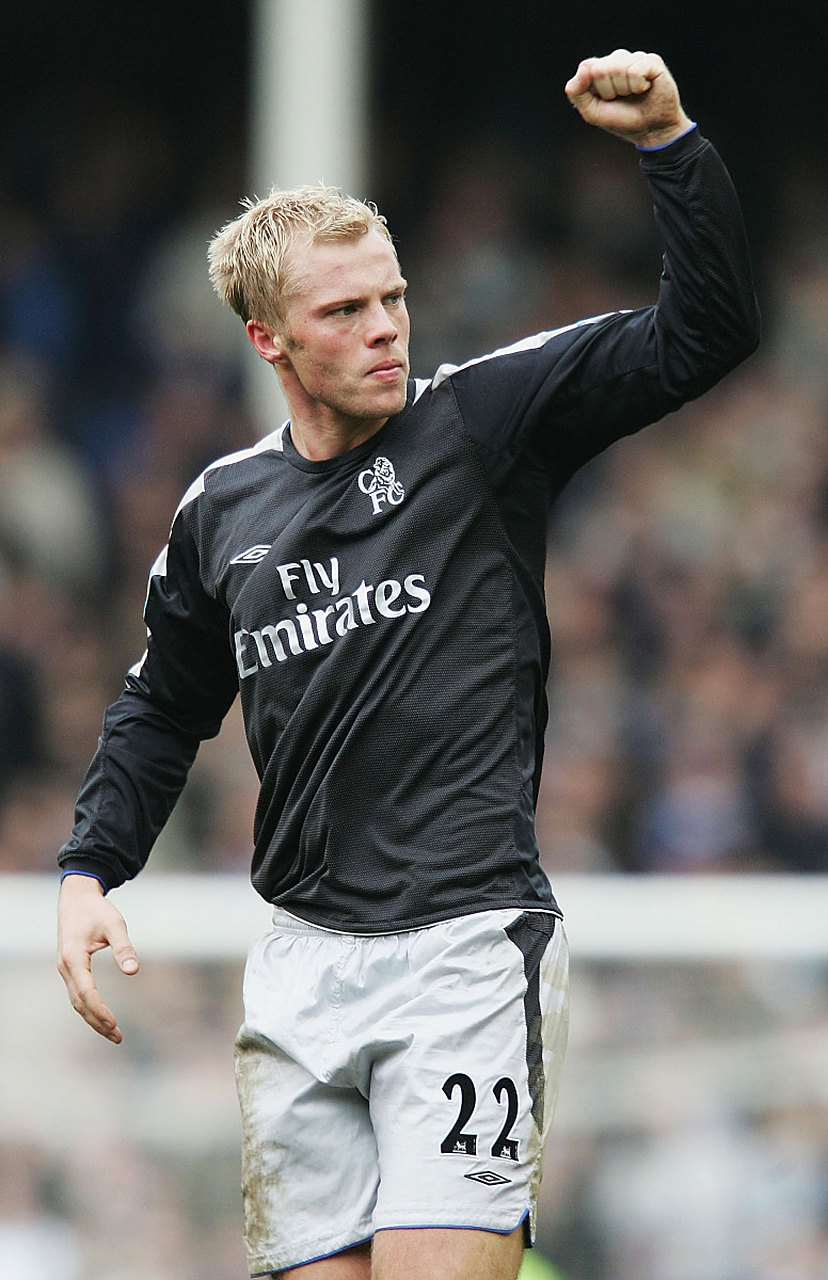 太阳报报道,一名涉嫌儿童性犯罪被捕的前埃弗顿球星