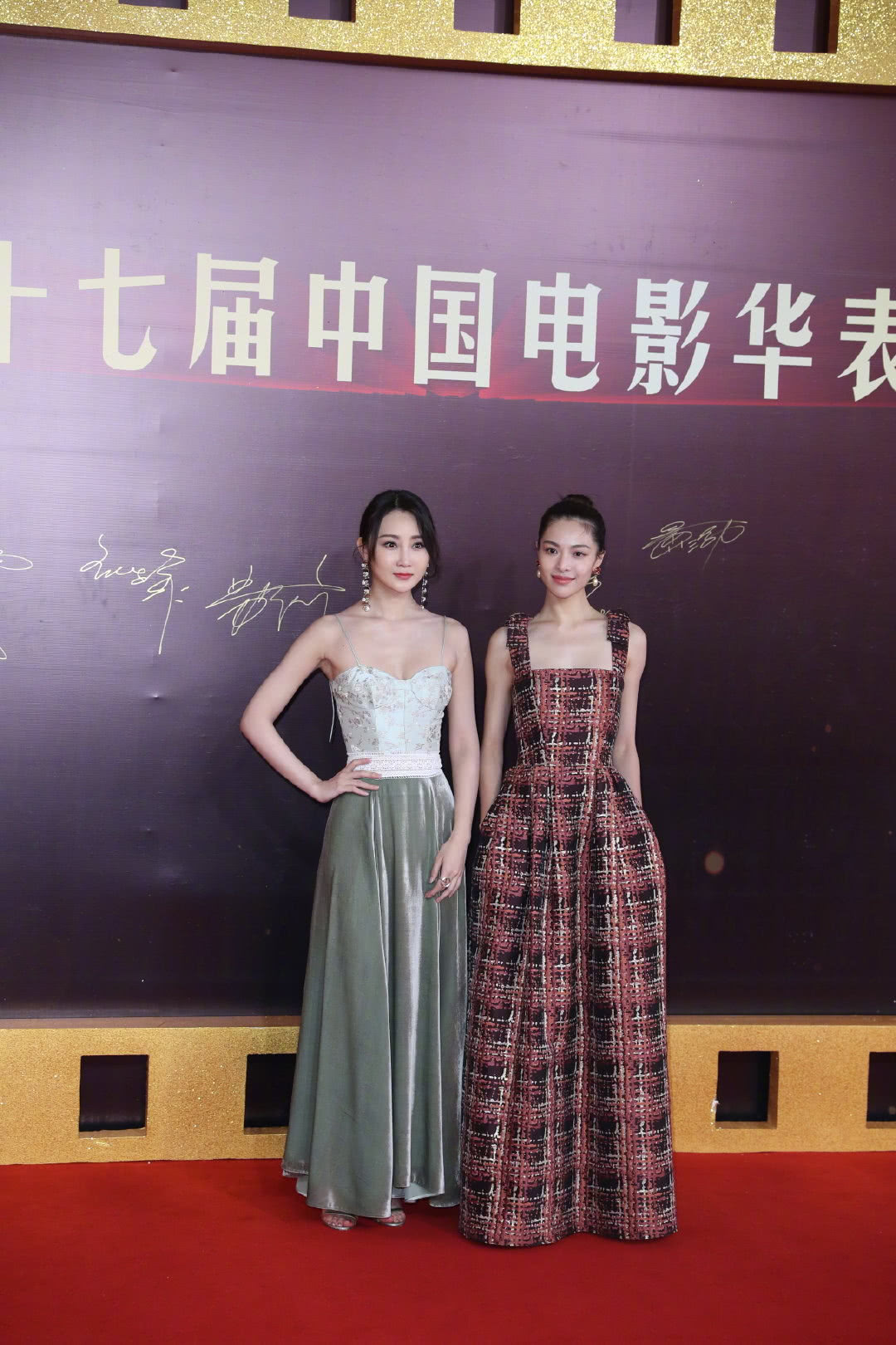 华表奖红毯章子怡汤唯等女明星很拼,但我只感到冷!跟景甜学学吧