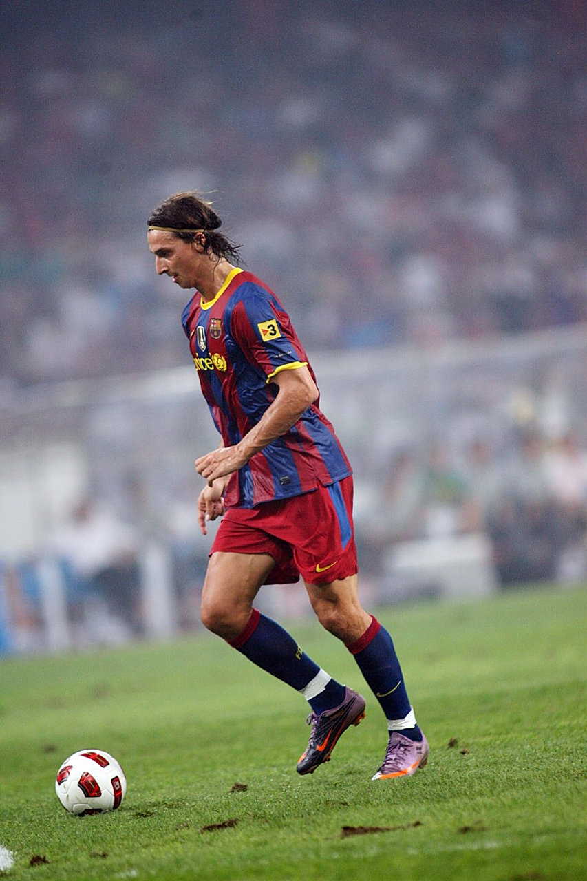 2021年,伊布接受《法国足球》采访,奉先表示:"我是否缺少金球奖?